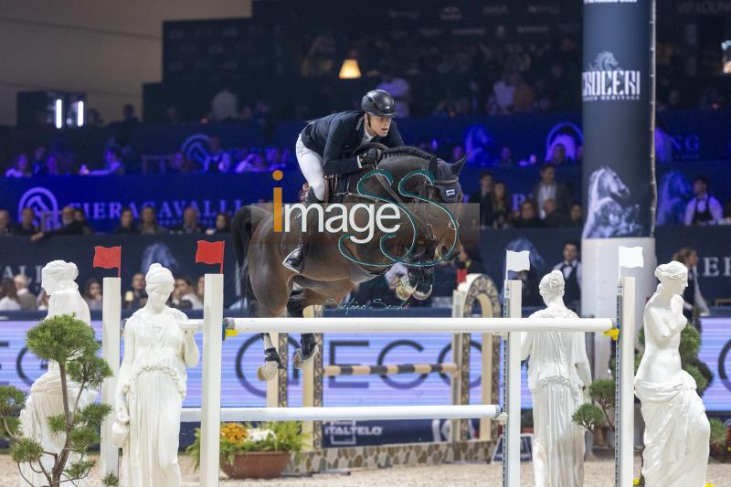 Kuhner Max (AUT) riding EIC Lourdes_Verona_20241109_SS358025.jpg